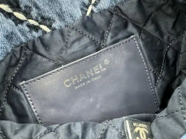 CHANEL 22 MINI HANDBAG -23*18.5*6CM