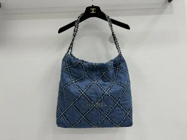 CHANEL 22 HANDBAG -39*42*8cm