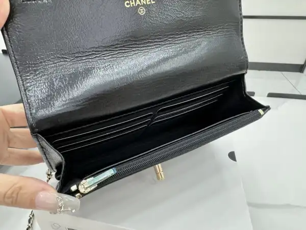 CHANEL WOC-19CM