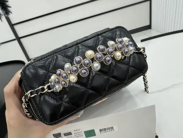 CHANEL SMALL VANITY WITH CHANELASSIC CHAIN-9-17-8cm