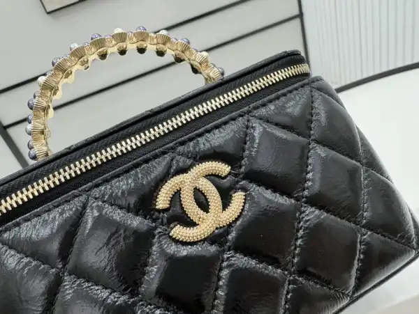 CHANEL SMALL VANITY WITH CHANELASSIC CHAIN-9-17-8cm