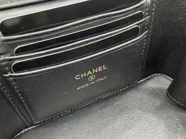 CHANEL SMALL VANITY WITH CHANELASSIC CHAIN-9-17-8cm