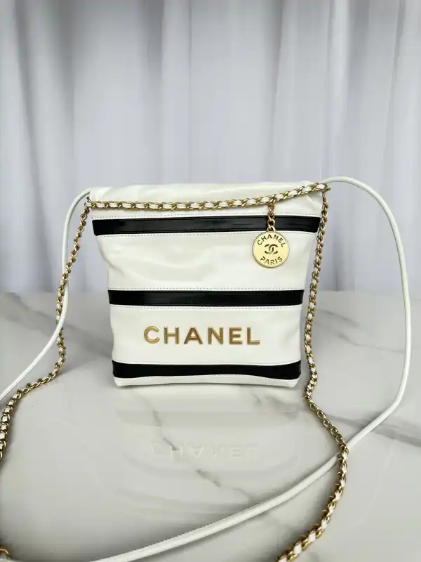 CHANEL 22 BACKPACK -20-19-6cm