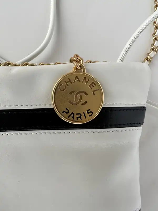 CHANEL 22 BACKPACK -20-19-6cm