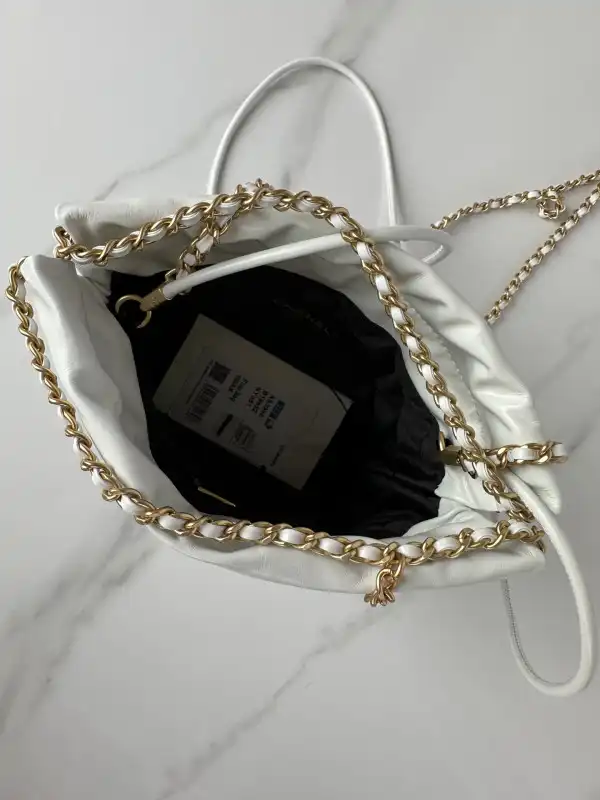 CHANEL 22 BACKPACK -20-19-6cm