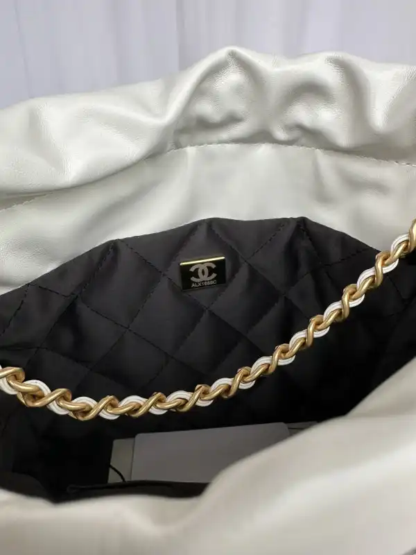 CHANEL 22 BACKPACK -20-19-6cm