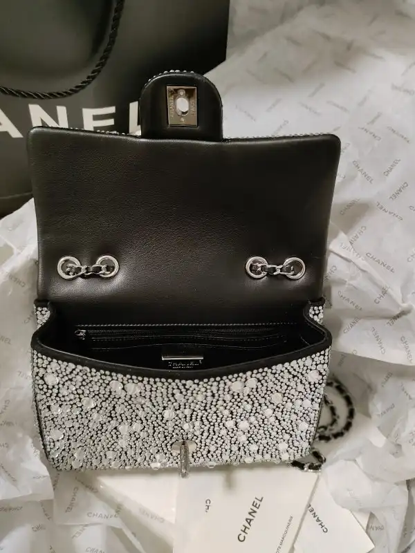 CHANEL FLAP BAG 20CM