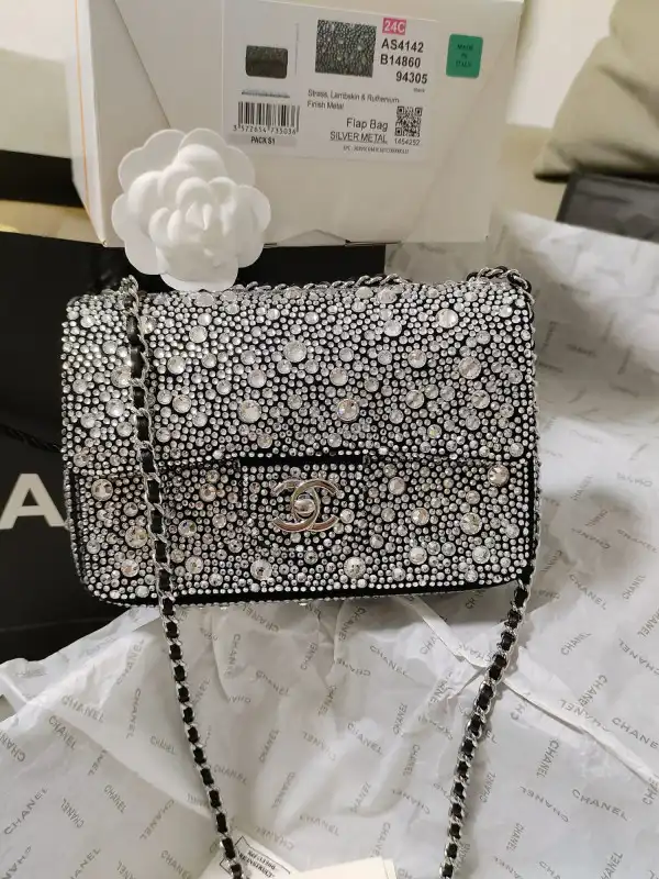 CHANEL FLAP BAG 20CM