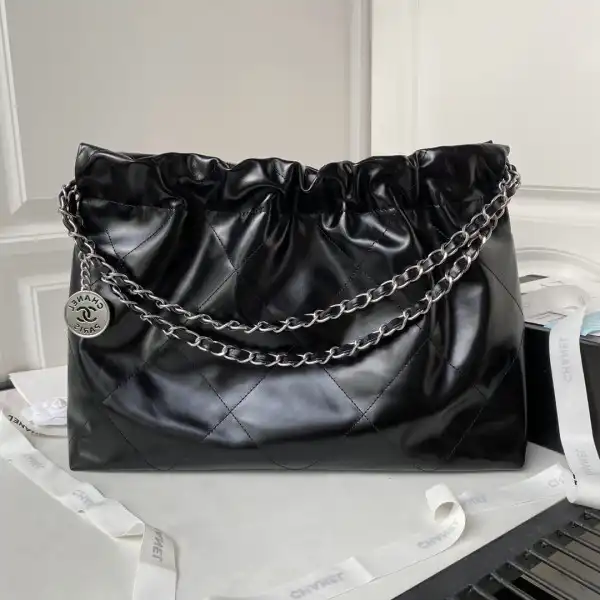 CHANEL 22 HANDBAG -30×45×8cm