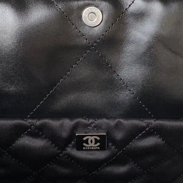 CHANEL 22 HANDBAG -30×45×8cm