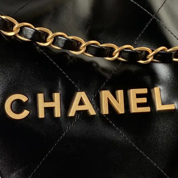 CHANEL 22 HANDBAG -30×45×8cm