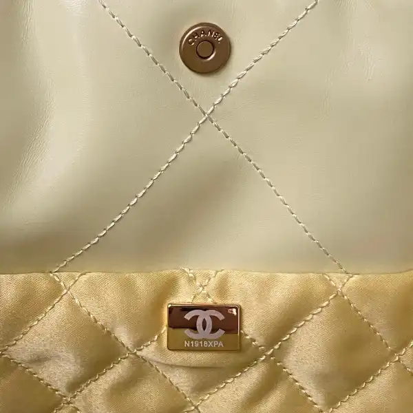 CHANEL 22 HANDBAG -30×45×8cm