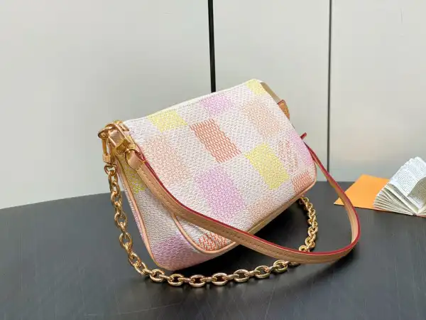 LOUIS VUITTON Pochette Accessoires-23.5*13.5*4CM