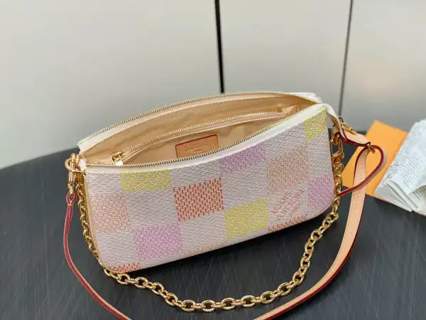 TO LOUIS VUITTON Pochette Accessoires-23.5*13.5*4CM