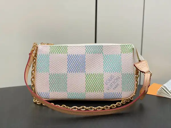 TO LOUIS VUITTON Pochette Accessoires-23.5*13.5*4CM