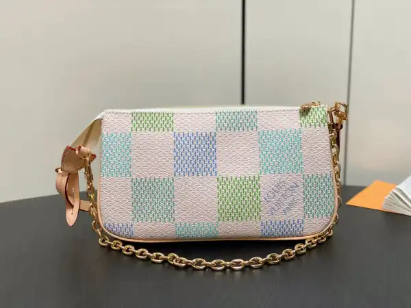 LOUIS VUITTON Pochette Accessoires-23.5*13.5*4CM