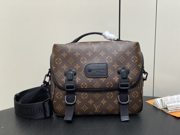 HOT SALE LOUIS VUITTON Trail Messenger-31*22*11CM