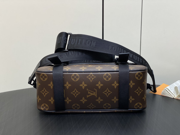 HOT SALE LOUIS VUITTON Trail Messenger-31*22*11CM