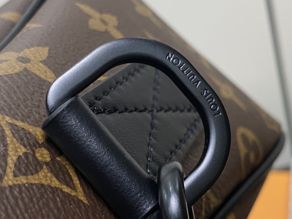 HOT SALE LOUIS VUITTON Trail Messenger-31*22*11CM