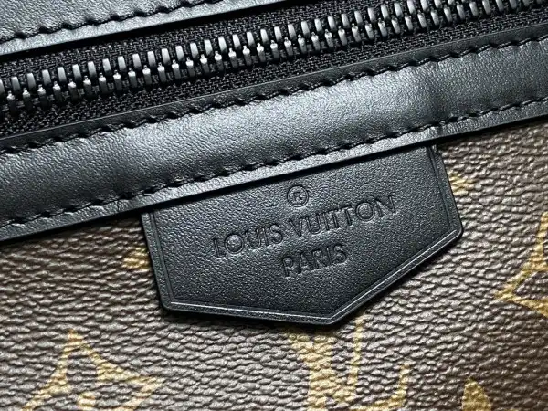 LOUIS VUITTON Trail Messenger-31*22*11CM