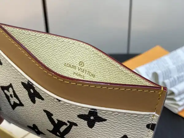 How to buy Cheap LOUIS VUITTON CARD HOLDER-11*7*0.5cm