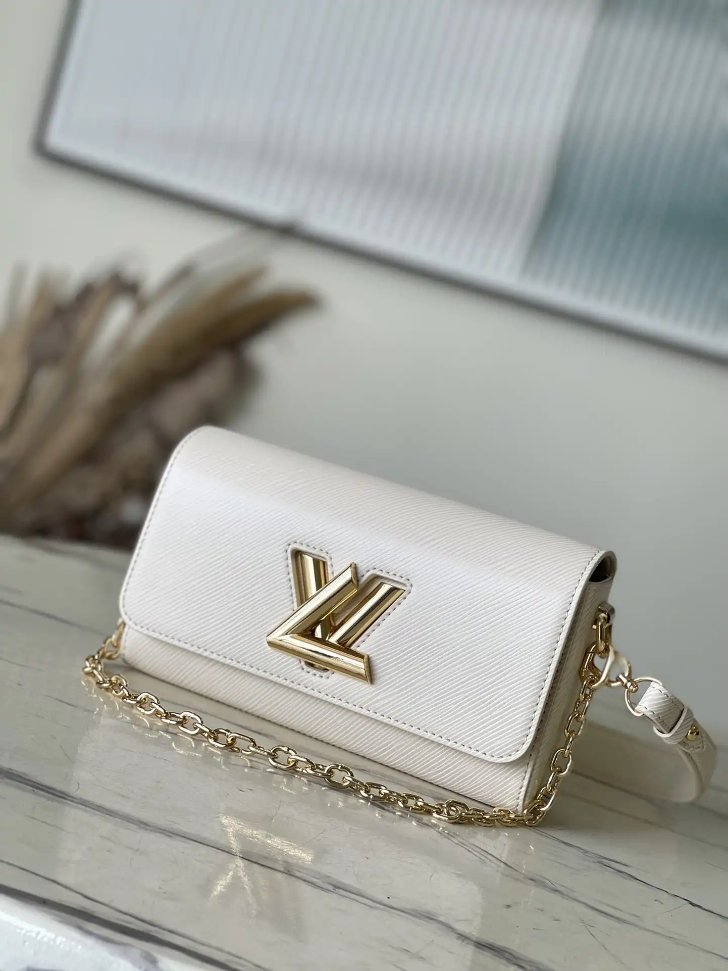 LOUIS VUITTON TWIST-23.5*12*7 cm