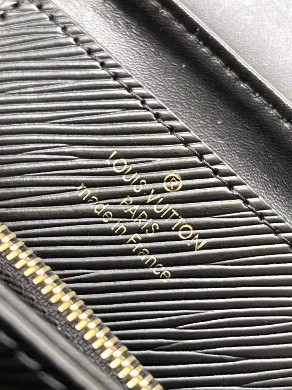 First bag ru LOUIS VUITTON TWIST-23.5*12*7 cm