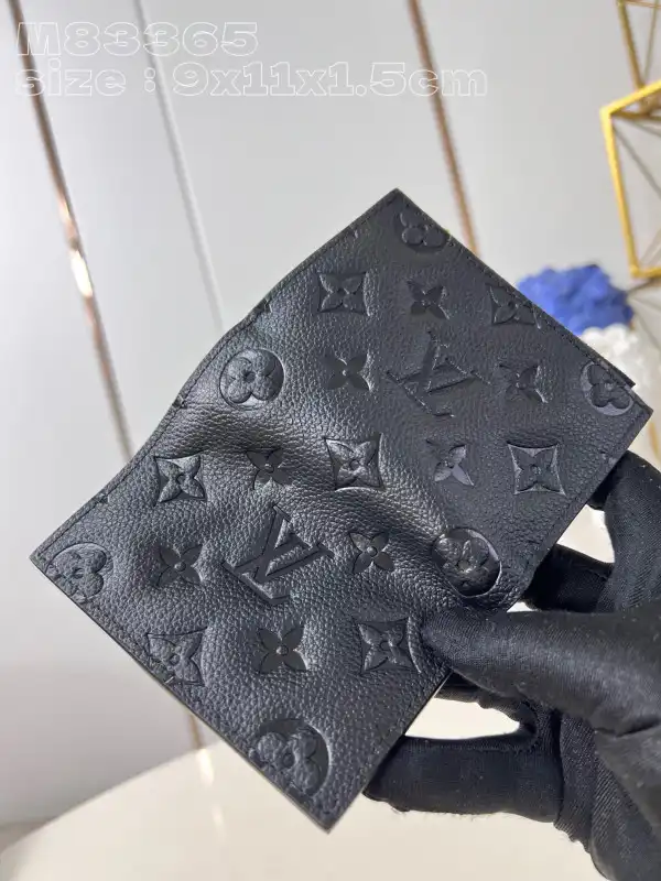 First bag ru LOUIS VUITTON Lisa Wallet - 9*11.5*1.5CM