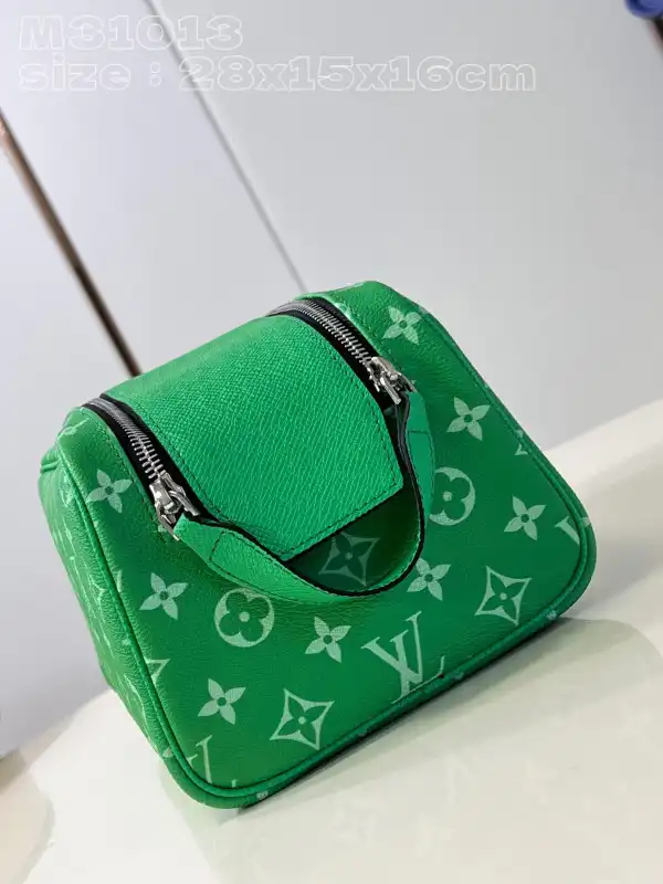 LOUIS VUITTON DOPP KIT -28*15*16.5CM