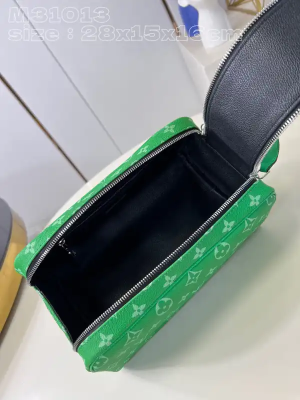 LOUIS VUITTON DOPP KIT -28*15*16.5CM