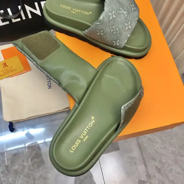 LOUIS VUITTON POOL PILLOW COMFORT MULE