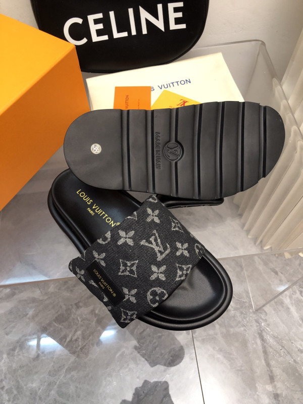 HOT SALE LOUIS VUITTON POOL PILLOW COMFORT MULE