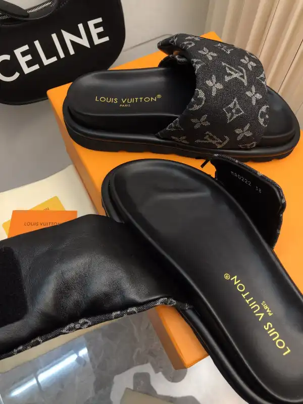 LOUIS VUITTON POOL PILLOW COMFORT MULE