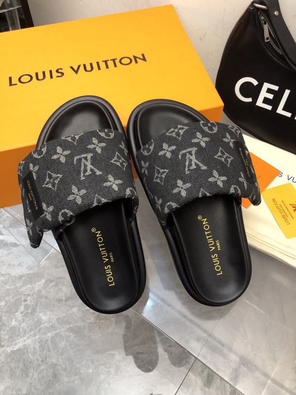 HOT SALE LOUIS VUITTON POOL PILLOW COMFORT MULE