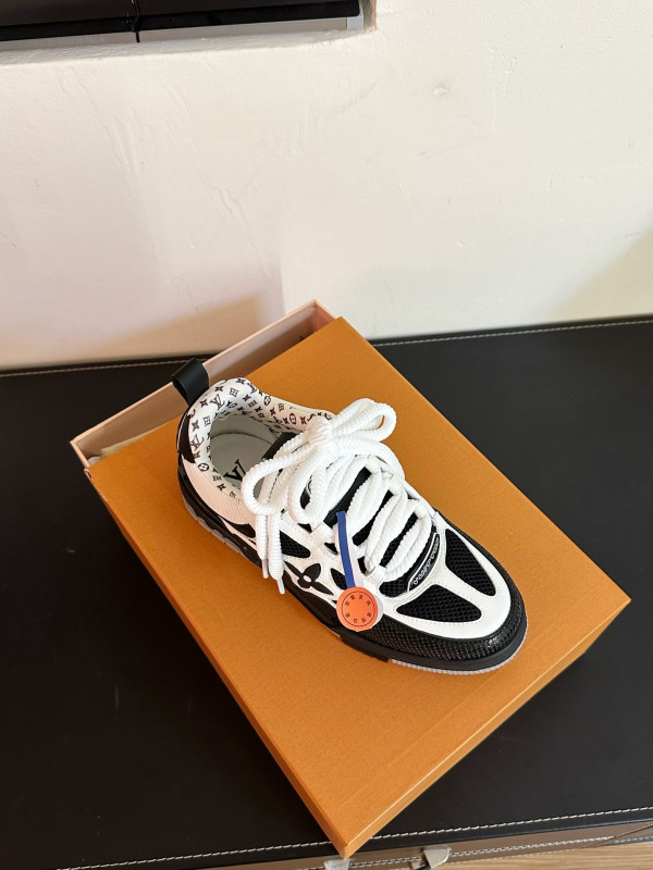 HOT SALE LOUIS VUITTON SNEAKERS