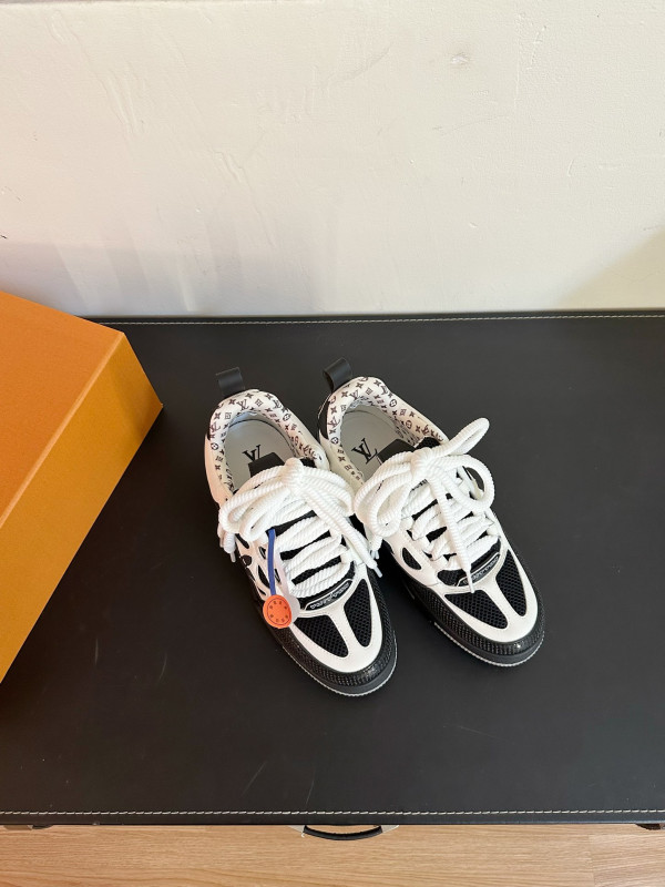 HOT SALE LOUIS VUITTON SNEAKERS