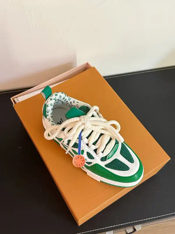 First bag ru LOUIS VUITTON SNEAKERS