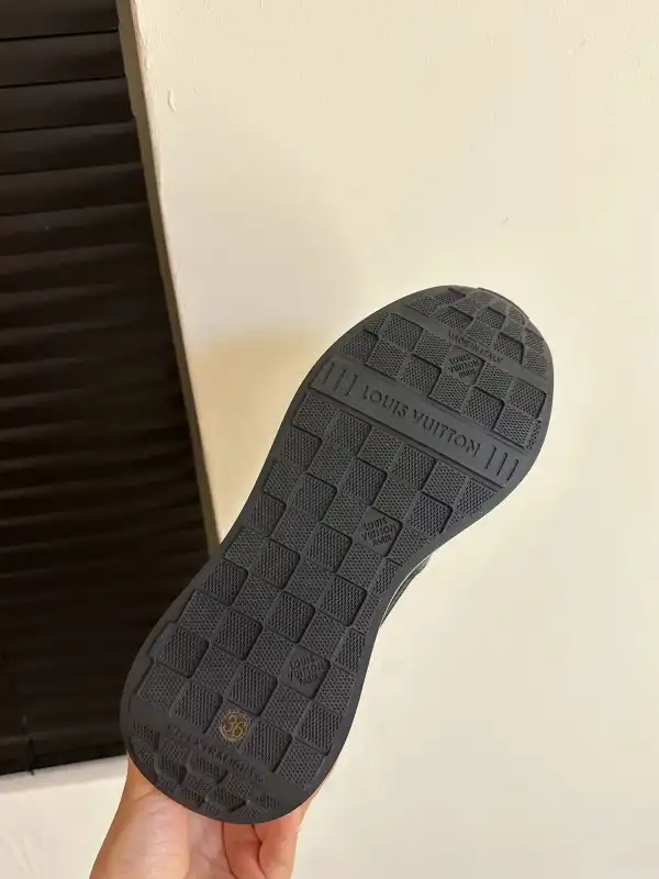 Frstbag ru LOUIS VUITTON SNEAKERS