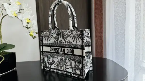 Frstbag ru SMALL DIRO BOOK TOTE-26.5*21*14CM