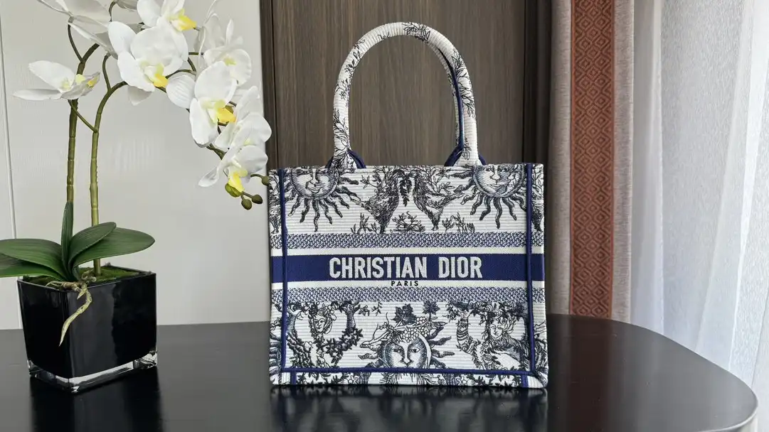 Rep SMALL DIRO BOOK TOTE-26.5*21*14CM