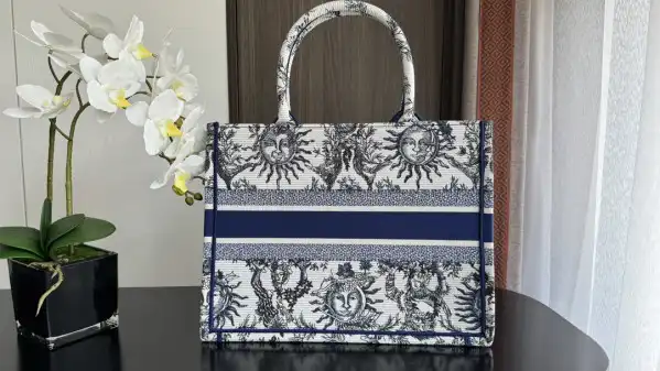 MEDIUM DIRO BOOK TOTE-36*18*28CM