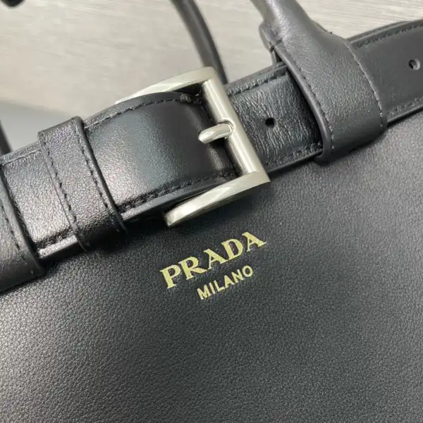 Prada Buckle large leather handbag with belt-32*23*11CM