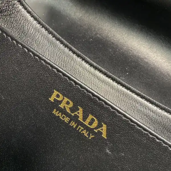 Prada Crossbody Bag -24*15*5CM