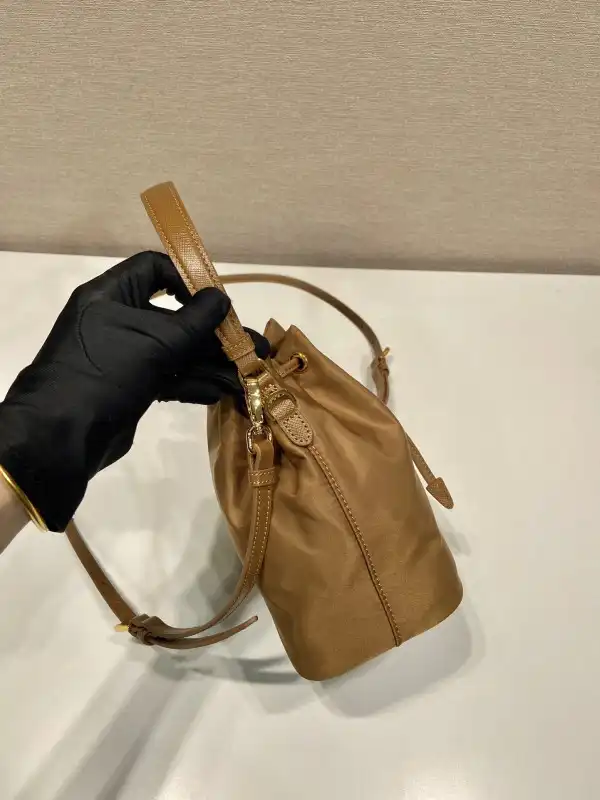 Prada Bucket Bag-15.5*19.5*10CM