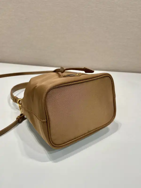 Bagsoffer Prada Bucket Bag-15.5*19.5*10CM