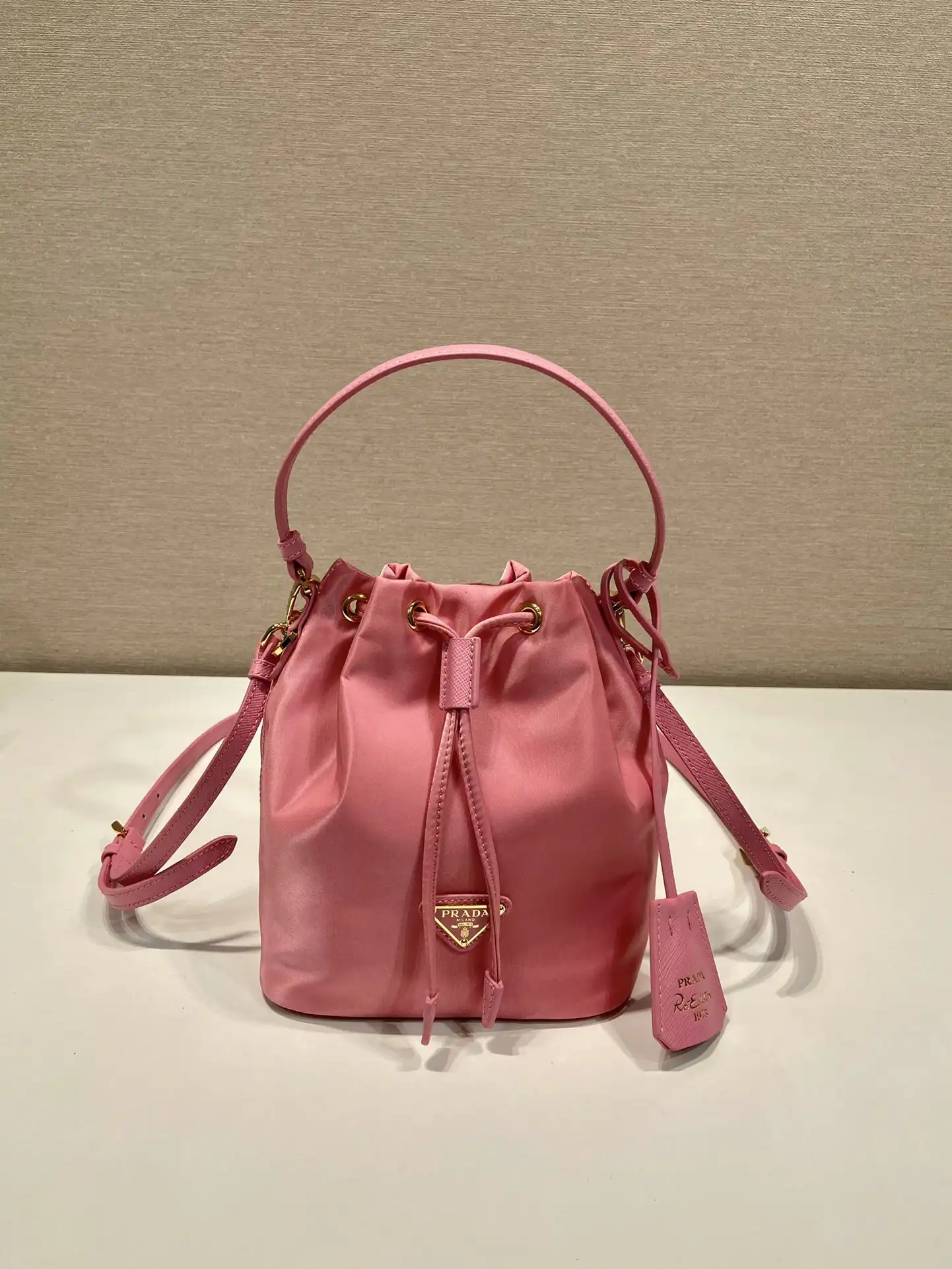 First bag ru Prada Bucket Bag-15.5*19.5*10CM