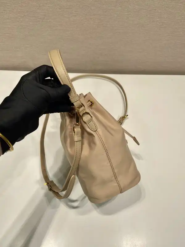 Prada Bucket Bag-15.5*19.5*10CM