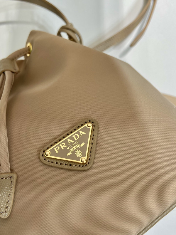 HOT SALE Prada Bucket Bag-15.5*19.5*10CM