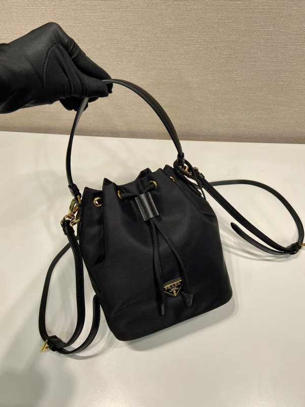 HOT SALE Prada Bucket Bag-15.5*19.5*10CM