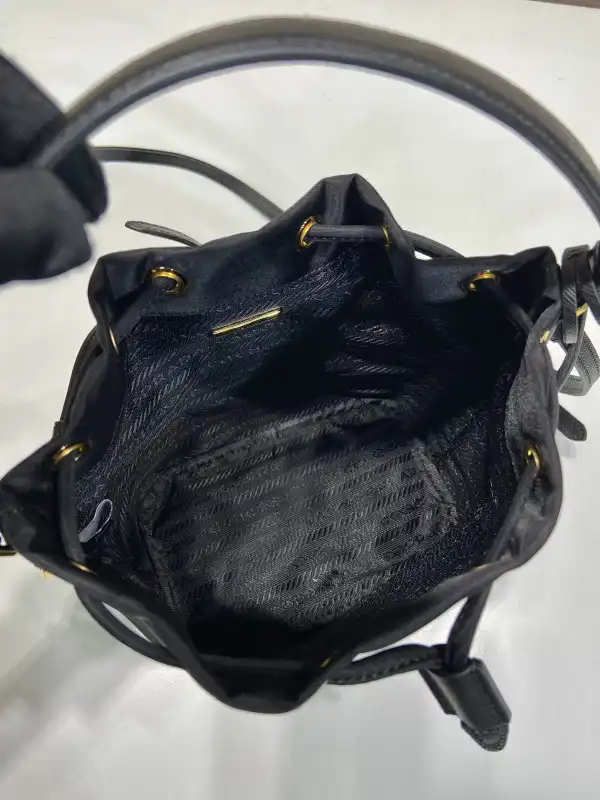 Prada Bucket Bag-15.5*19.5*10CM